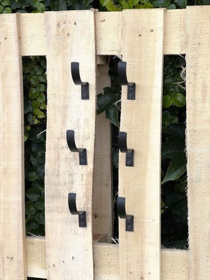 DanDiBo 6x Wandhaken Weinflaschen Flaschen Metall Schwarz 96347 Weinregal Haken DIY Wandregal Regal