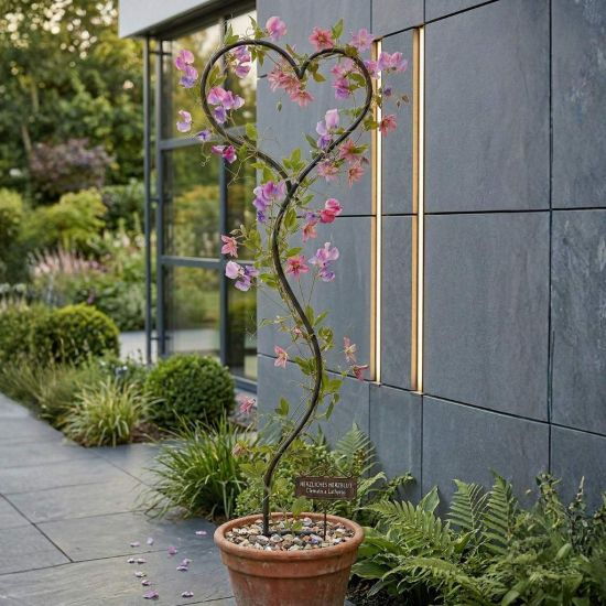 DanDiBo Rankhilfe Kletterhilfe Metall 150 cm Bodenstecker Herz Gartenstecker Rankgitter Kletterpflanzen Blumenhalter Ranksäule Garten Blumen Herzstecker