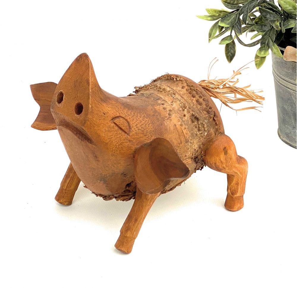 DanDiBo Deko Figur Schwein Nr.60 Schweinchen aus Holz Skulptur Braun 20 cm Holzdekoration Handgeschnitzt Stehend Tierfigur Schnitzskulptur