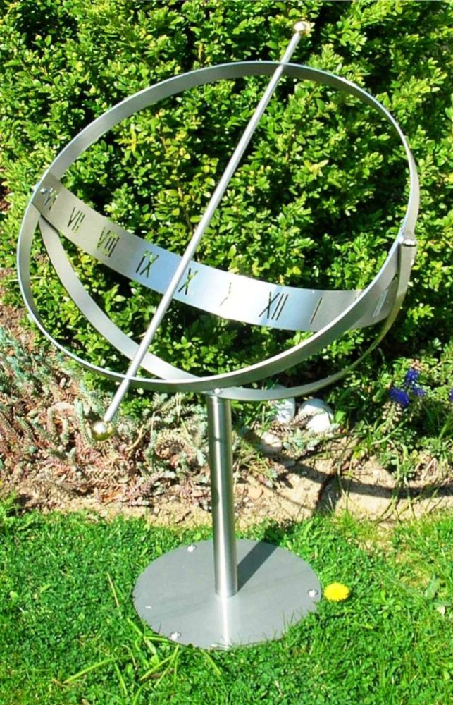 DanDiBo Sonnenuhr Edelstahl für den Garten 90 cm Rostfrei 96208 mit Säule Ausrichtbar Wetterfest Gartenuhr Modern Metall